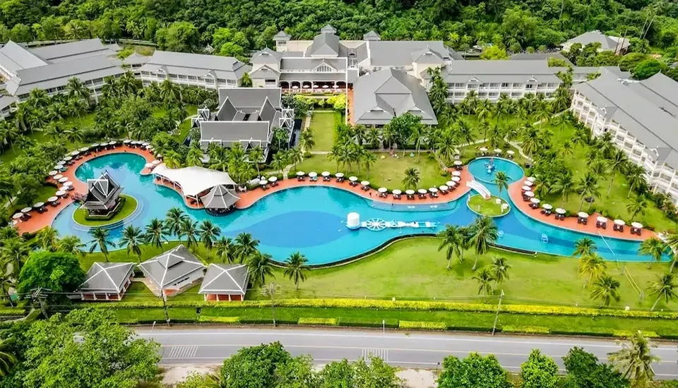 هتل سافیتل کرابی فوکیترا